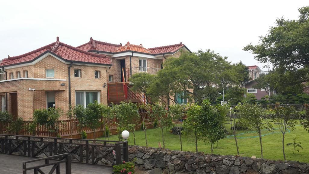 Jeju Olleh House Villa Exterior photo